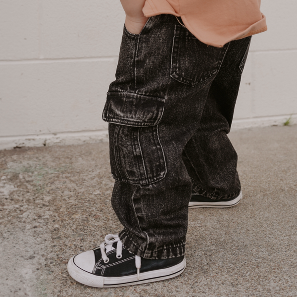 ACID WASH BLACK CARGOS
