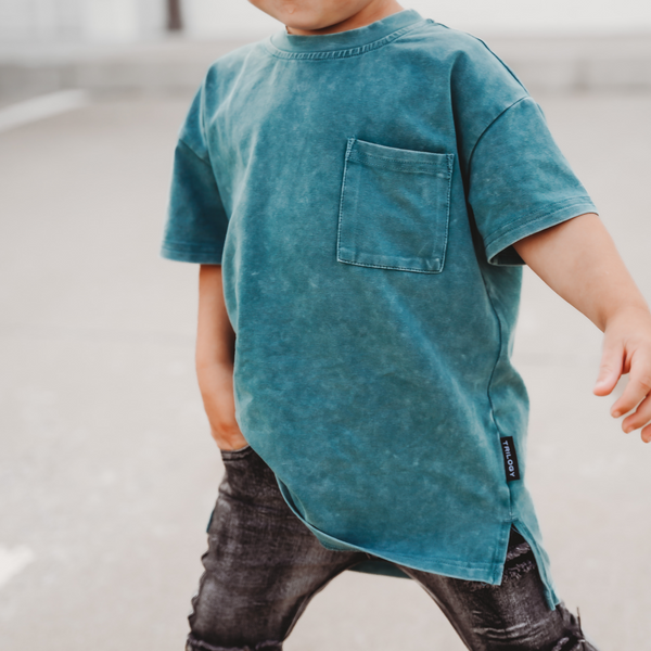 GREEN ACID WASH BOYFRIEND TEE